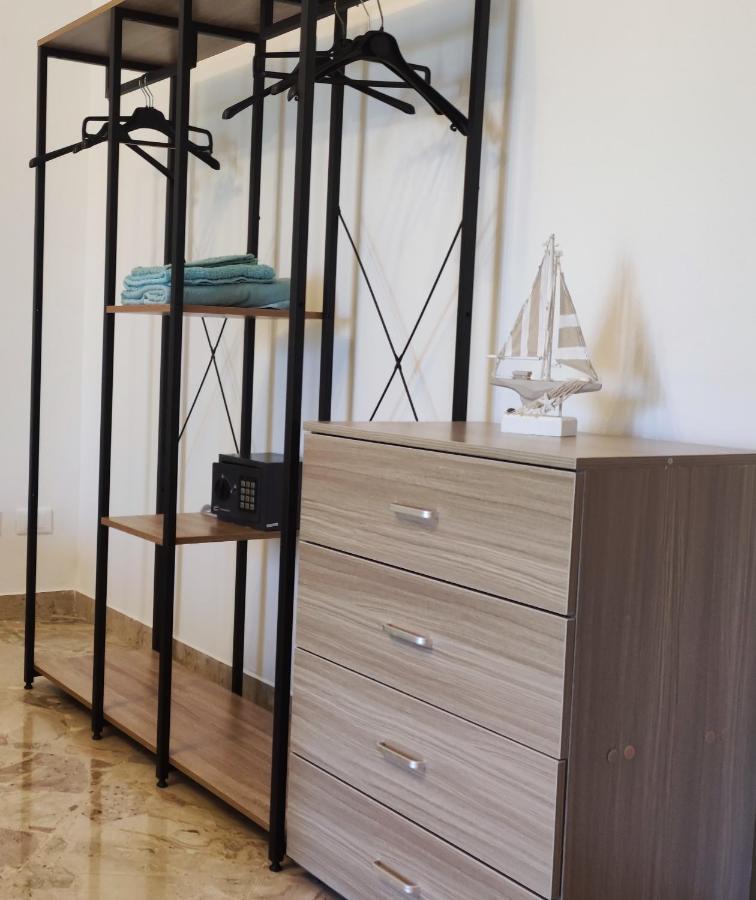 Amuni Rooms And Suite Lt Палермо Екстериор снимка